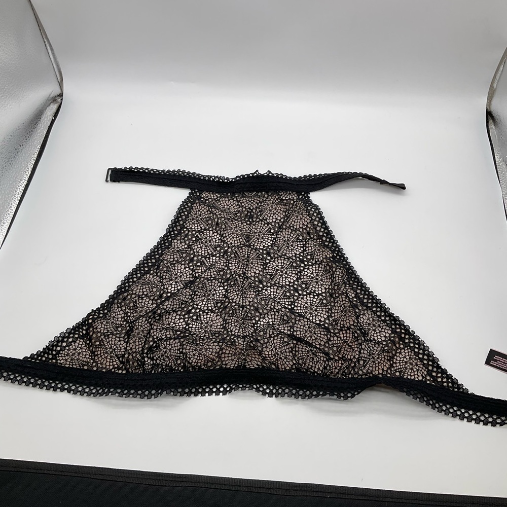 VICTORIAS SECRET TRIANGLE LACE BRALETTE TOP - Picture 3 of 5